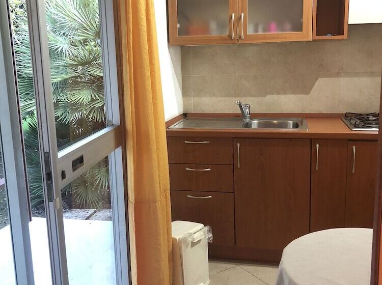 بنجلو قياسى مطلّ علي الحديقة, Residence Sa Pintadera