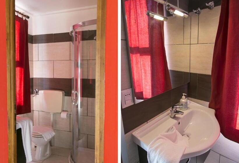 بنجلو قياسى مطلّ علي الحديقة, Residence Sa Pintadera