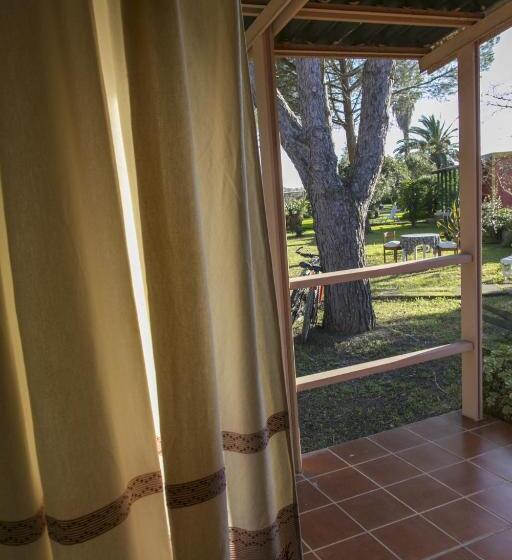 بنجلو قياسى مطلّ علي الحديقة, Residence Sa Pintadera