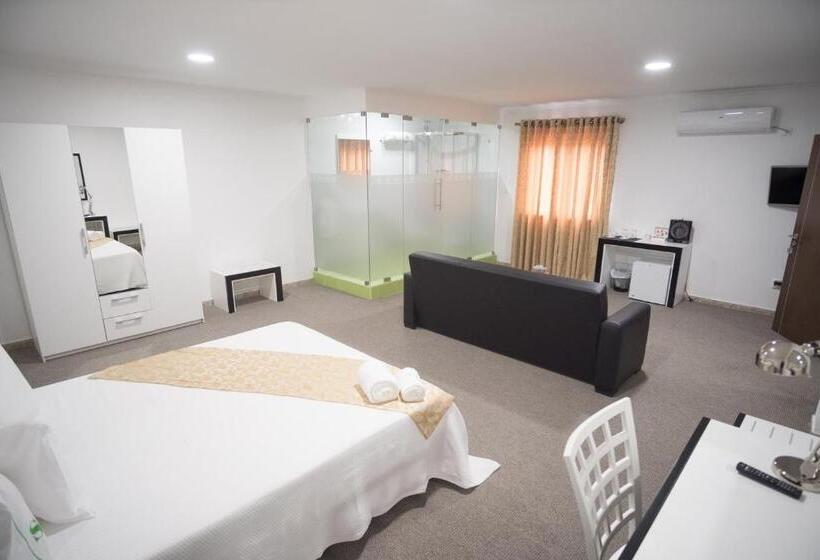 اتاق لوکس, Sh Boutique