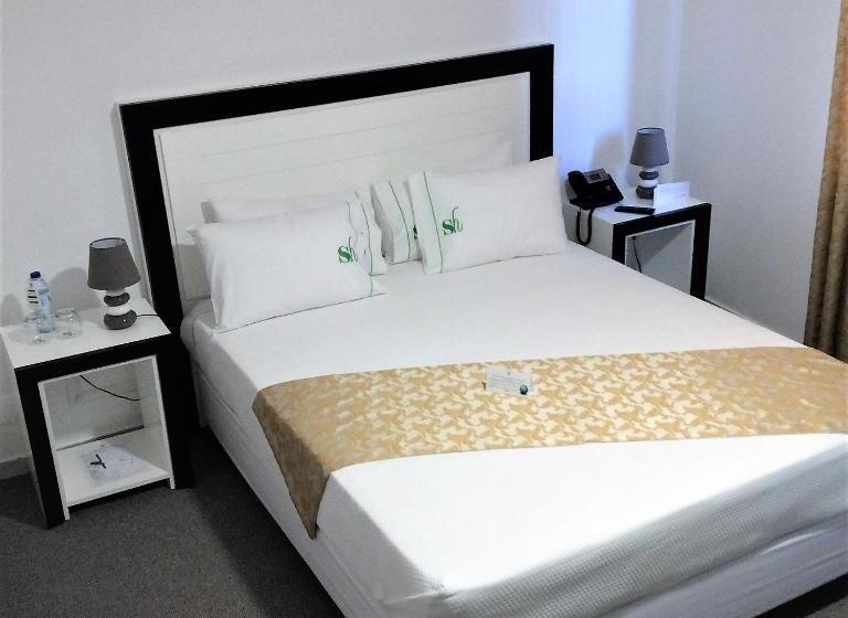 اتاق اکونومی, Sh Boutique