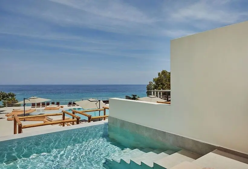 سوییت جونیور با چشم‌انداز دریا, Tsamis Zante Suites