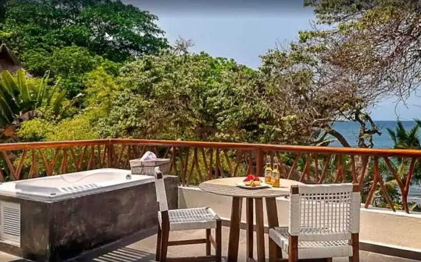 سوییت جونیور, Ysuri Sayulita