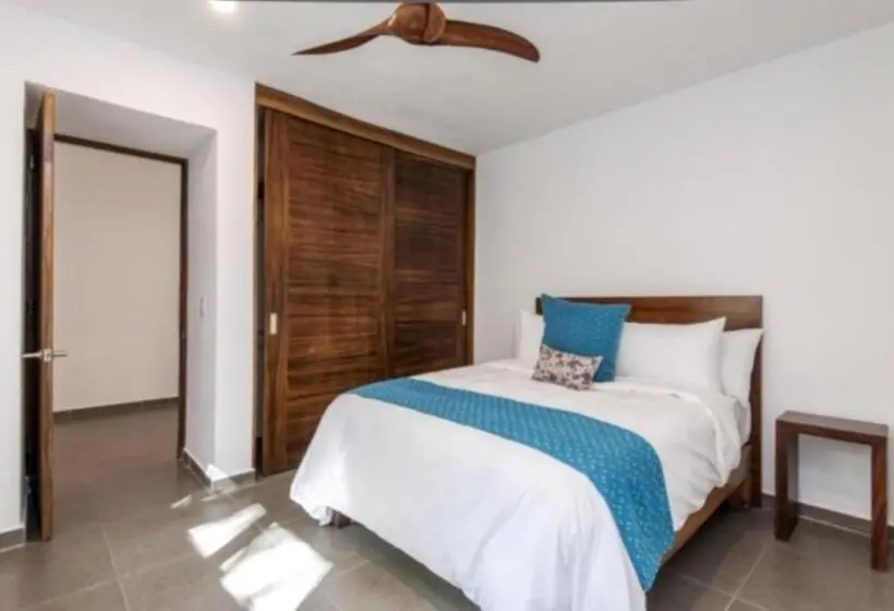 سوییت لوکس, Ysuri Sayulita