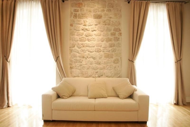 豪华工作室, Blasius Residence