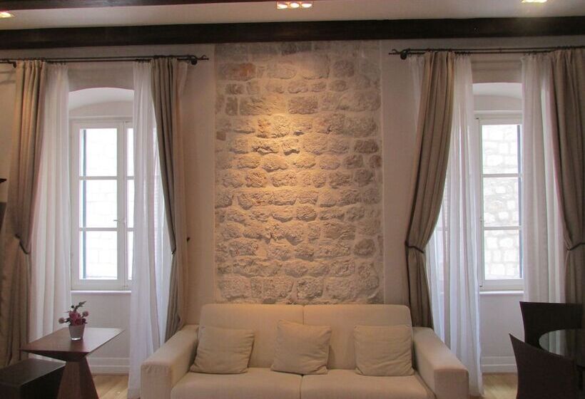 豪华工作室, Blasius Residence