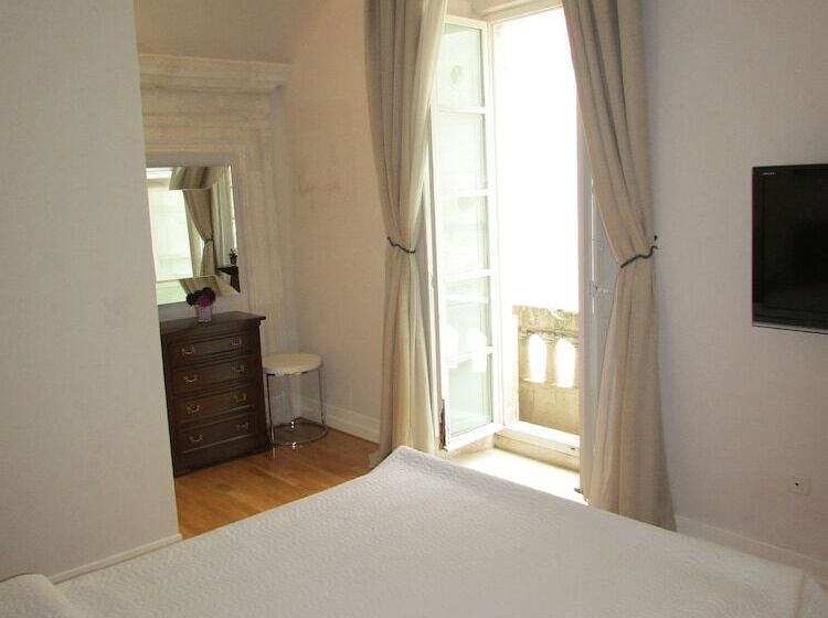 豪华工作室, Blasius Residence