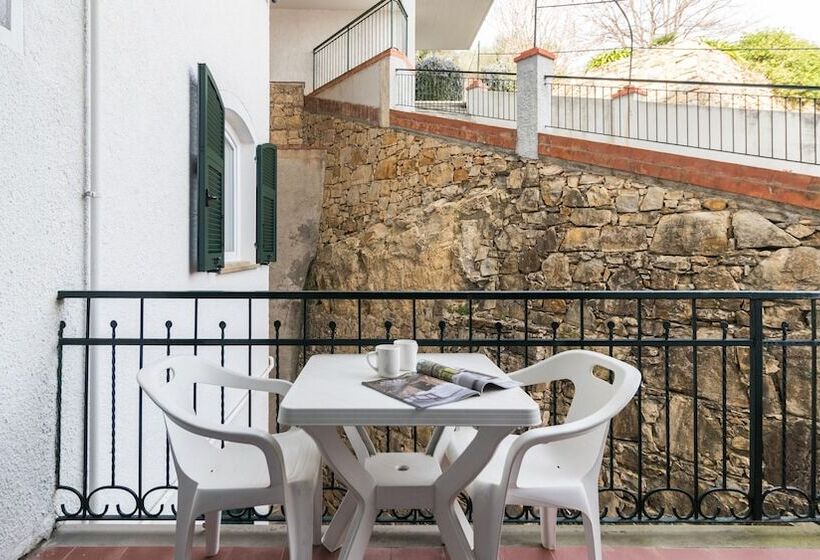 آپارتمان 1 خوابه با چشمانداز دریا, Residence Il Poggio