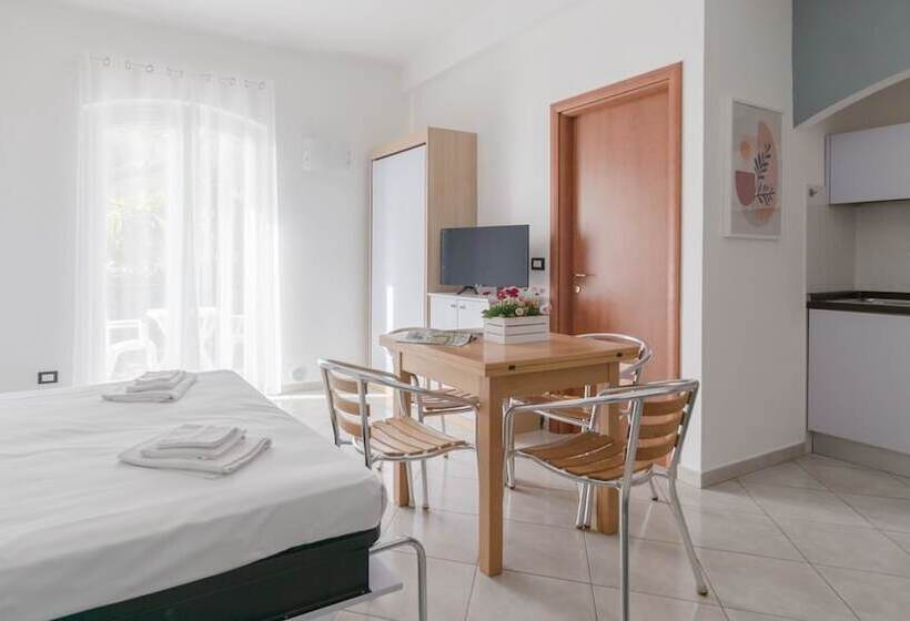 استودیو استاندارد با چشمانداز دریا, Residence Il Poggio