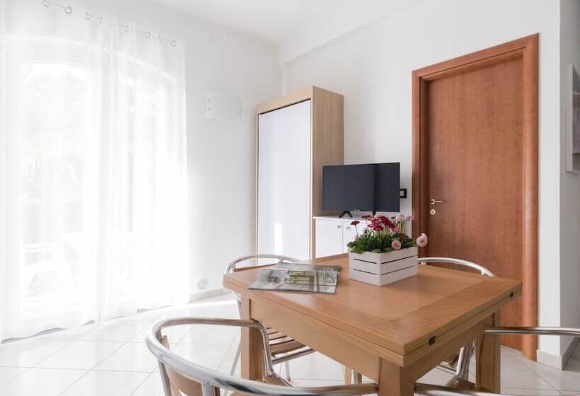 استودیو استاندارد با چشمانداز دریا, Residence Il Poggio