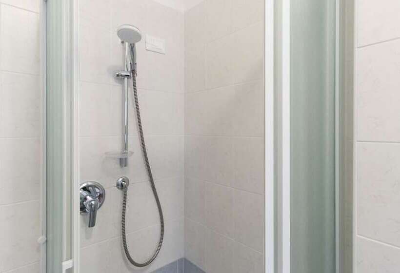 آپارتمان 1 خوابه با چشمانداز جانبی دریا, Residence Il Poggio