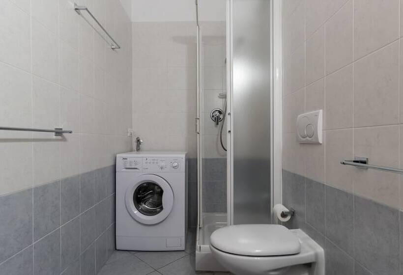 آپارتمان 1 خوابه با چشمانداز جانبی دریا, Residence Il Poggio