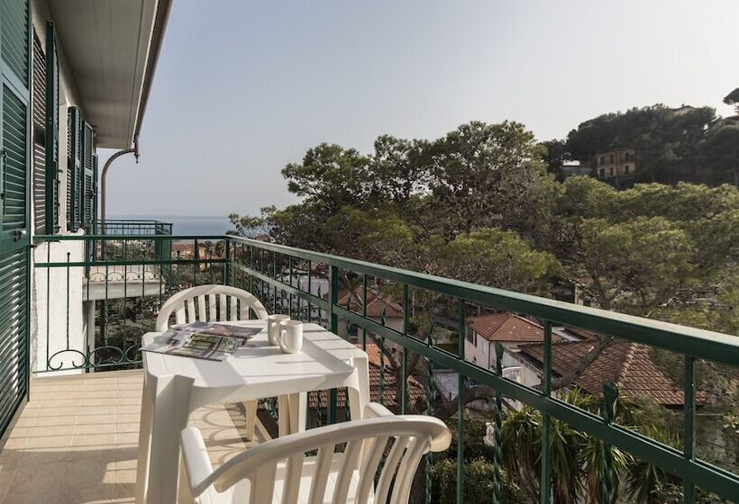 آپارتمان 1 خوابه با چشمانداز جانبی دریا, Residence Il Poggio