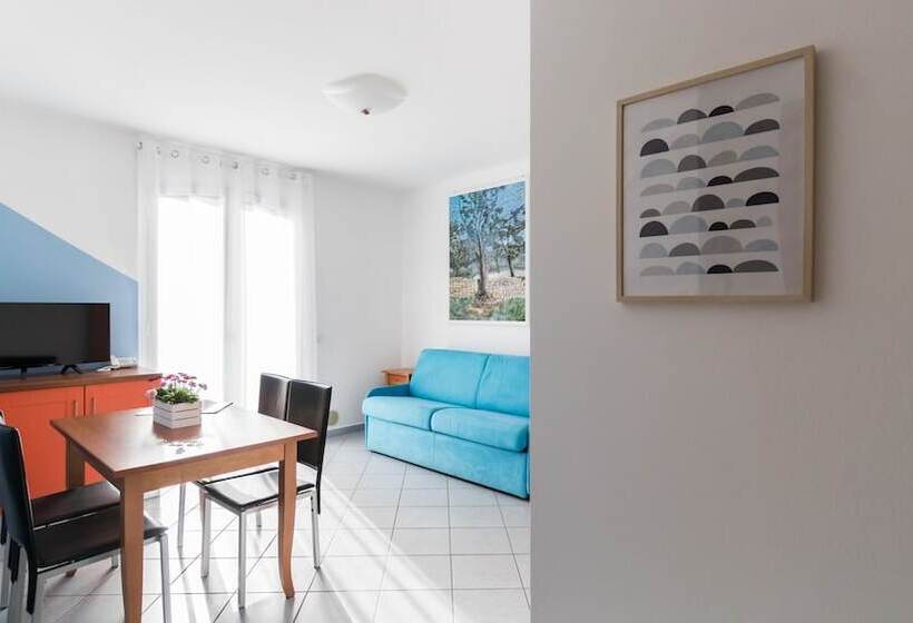 آپارتمان 1 خوابه با چشم‌انداز جانبی دریا, Residence Il Poggio