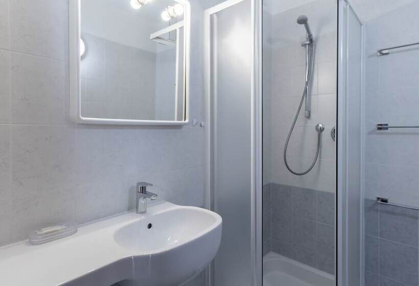 2 Bedroom Apartment Side Sea View, Residence Il Poggio