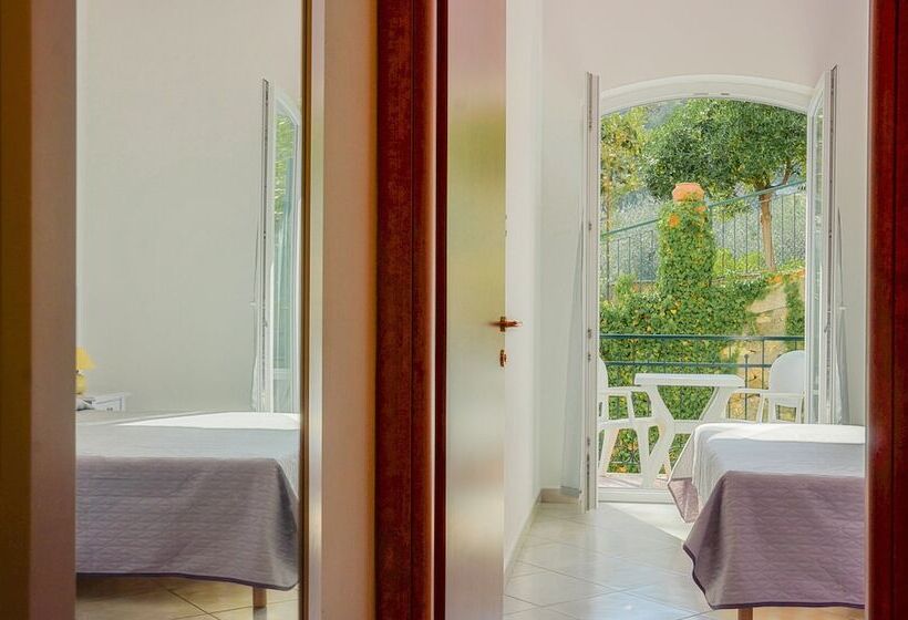 2 Bedroom Apartment Side Sea View, Residence Il Poggio