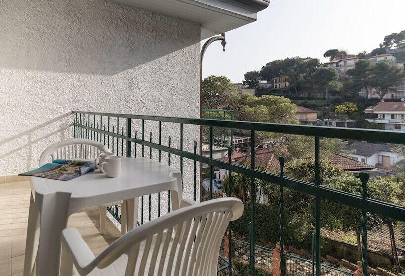 2 Bedroom Apartment Side Sea View, Residence Il Poggio