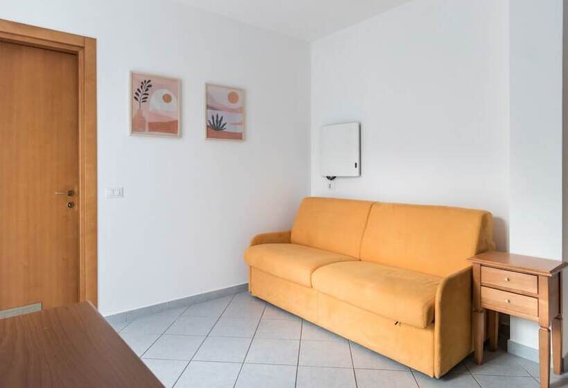 2 Bedroom Apartment Side Sea View, Residence Il Poggio