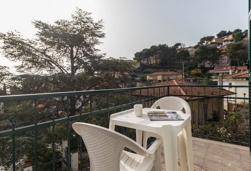 استودیوی استاندارد با چشمانداز دریا, Residence Il Poggio