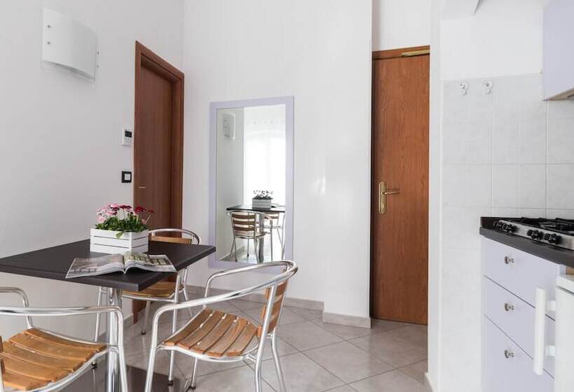 استودیوی استاندارد با چشمانداز دریا, Residence Il Poggio