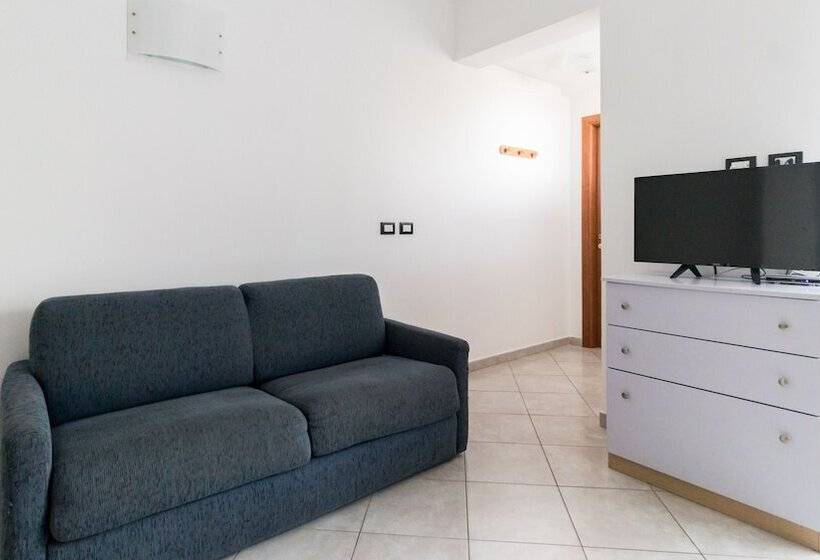 آپارتمان 1 خوابه با چشمانداز دریا, Residence Il Poggio