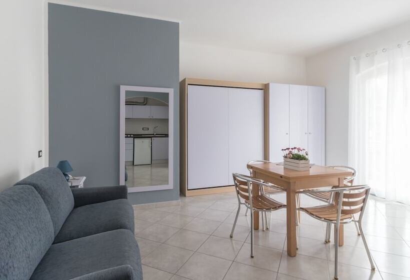 استودیو استاندارد با چشمانداز دریا, Residence Il Poggio