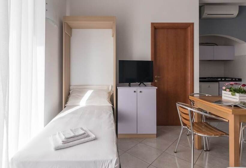 استودیو استاندارد با چشمانداز دریا, Residence Il Poggio