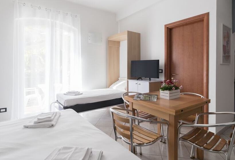 استودیو استاندارد با چشمانداز دریا, Residence Il Poggio