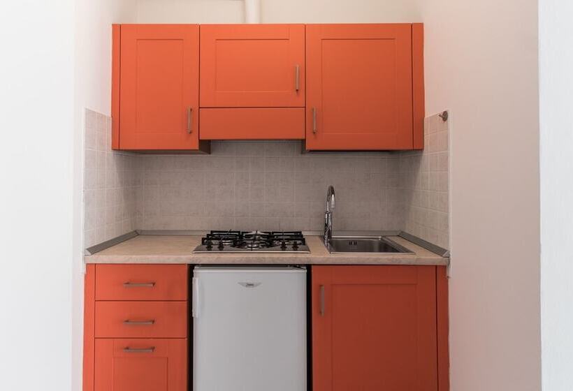 آپارتمان 1 خوابه با چشمانداز جانبی دریا, Residence Il Poggio