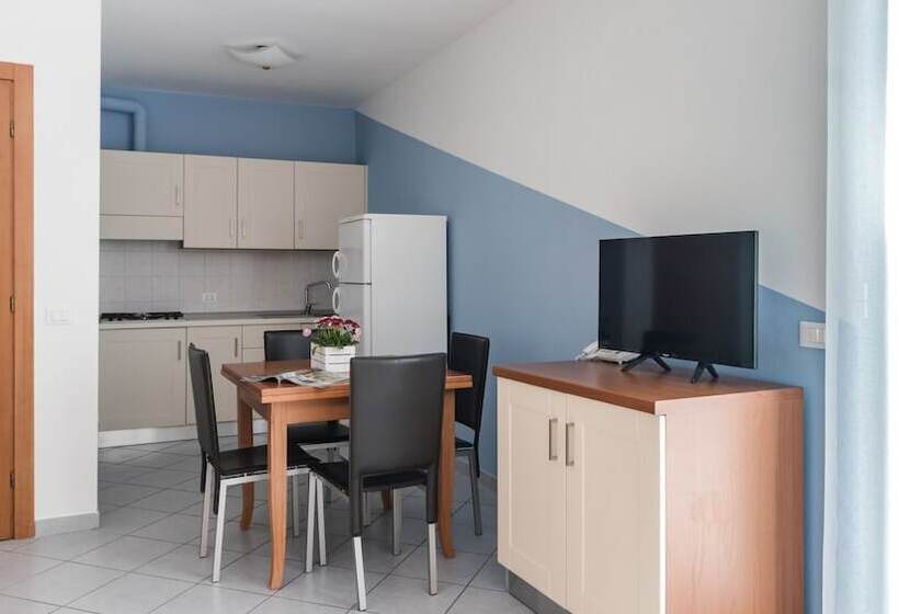 2 Bedroom Apartment Side Sea View, Residence Il Poggio