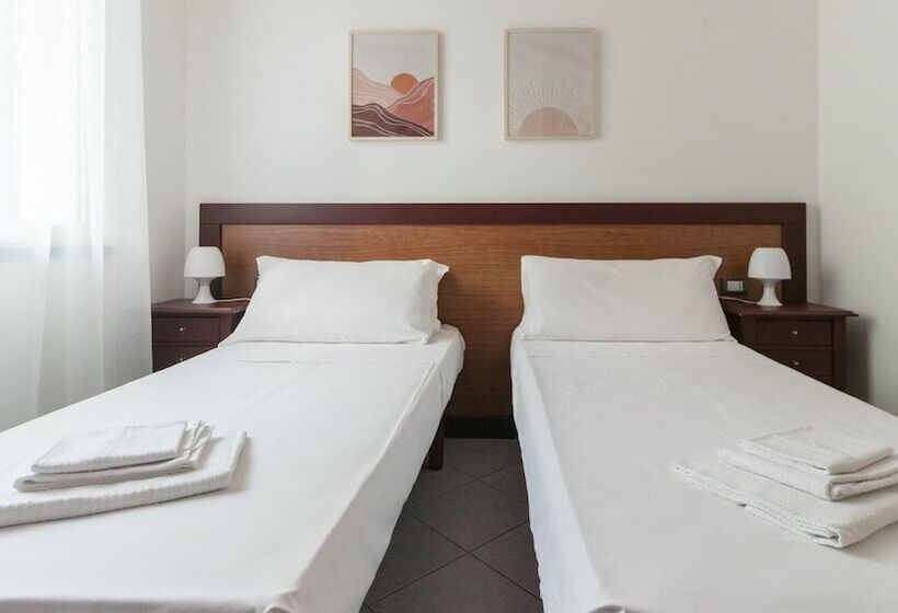 2 Bedroom Apartment Side Sea View, Residence Il Poggio