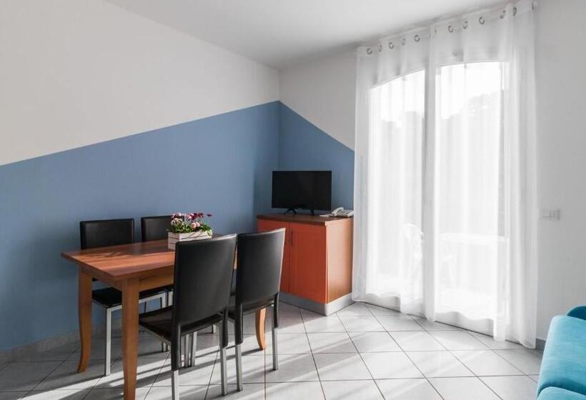 آپارتمان 1 خوابه با چشمانداز جانبی دریا, Residence Il Poggio