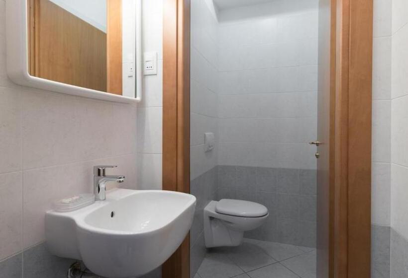 2 Bedroom Apartment Side Sea View, Residence Il Poggio