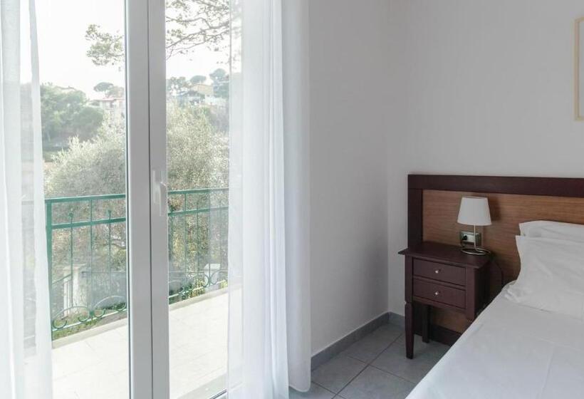 2 Bedroom Apartment Side Sea View, Residence Il Poggio