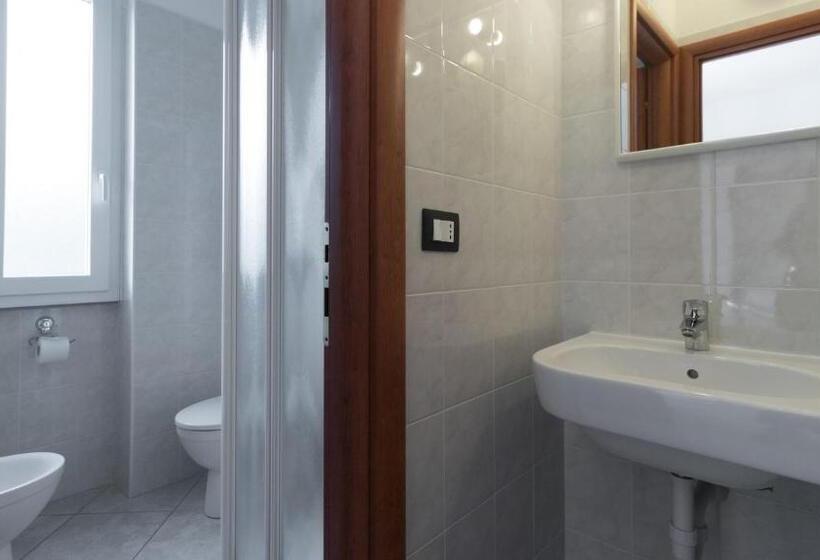استودیو استاندارد با چشم‌انداز دریا, Residence Il Poggio