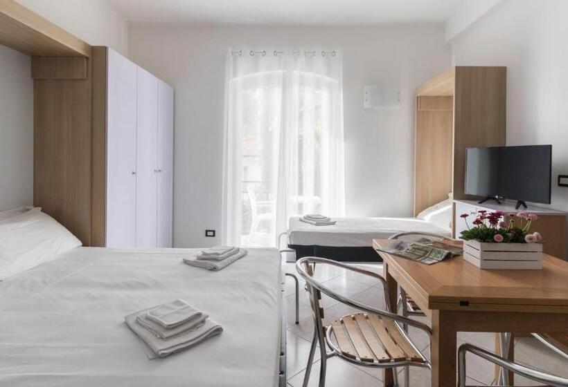 استودیو استاندارد با چشمانداز دریا, Residence Il Poggio