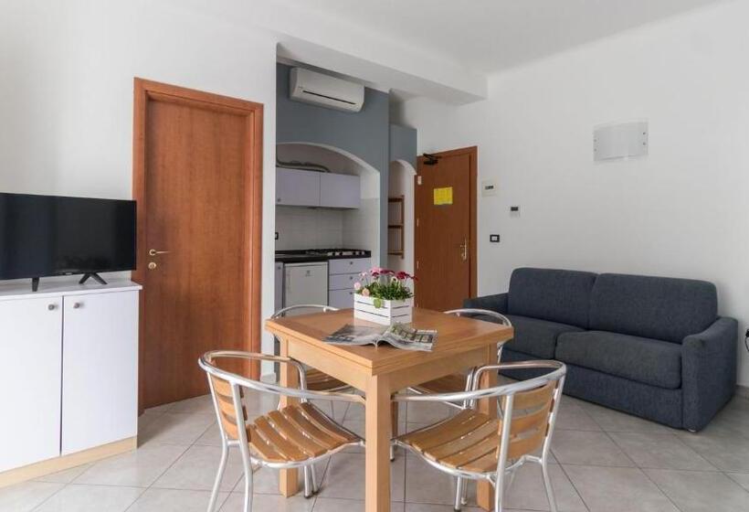 استودیو استاندارد با چشمانداز دریا, Residence Il Poggio