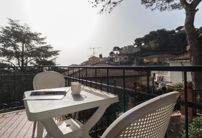 استودیو استاندارد با چشمانداز دریا, Residence Il Poggio