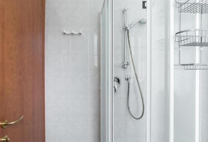 استودیوی استاندارد با چشمانداز دریا, Residence Il Poggio