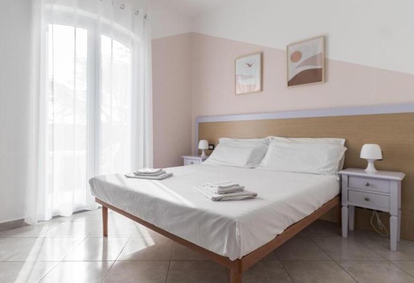 استودیوی استاندارد با چشمانداز دریا, Residence Il Poggio