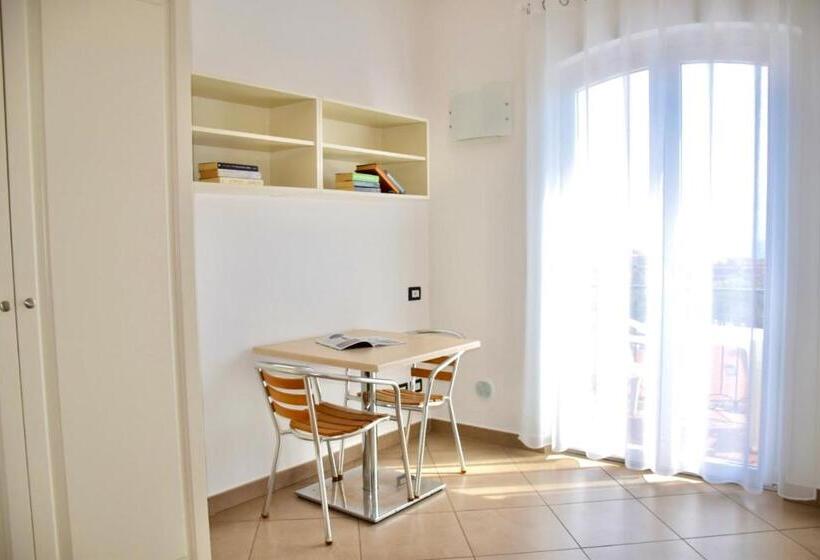 استودیو استاندارد با تخت کینگ, Residence Il Poggio