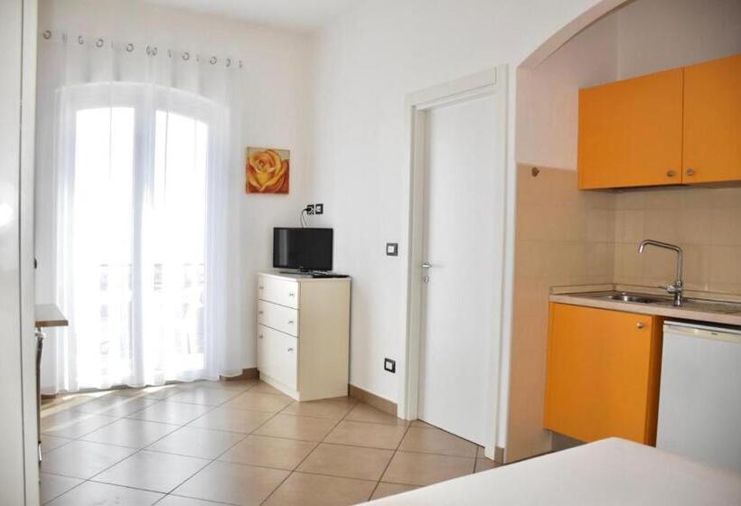 استودیو استاندارد با تخت کینگ, Residence Il Poggio