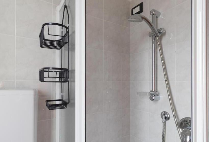 استودیوی استاندارد, Residence Il Poggio