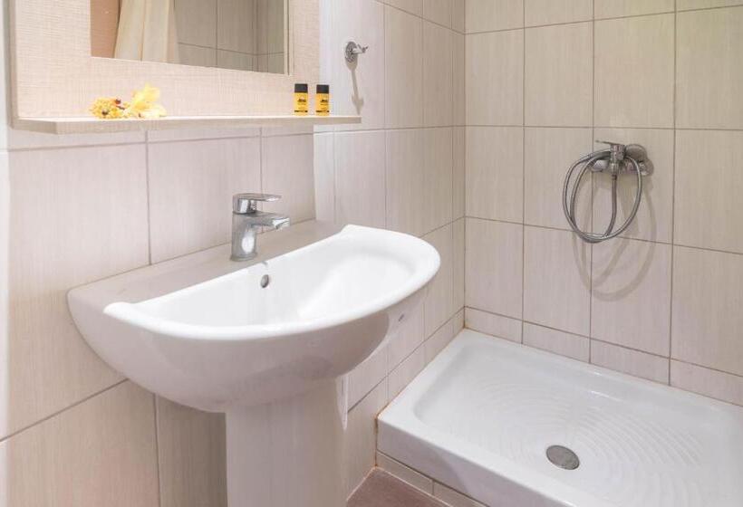 آپارتمان 1 خوابه, Yakinthos