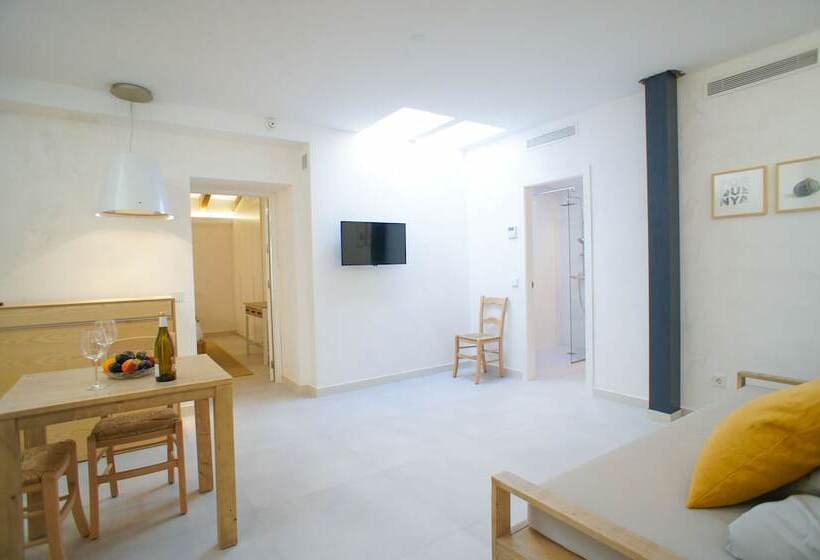 带按摩浴盆的套房, Ca Na Nina