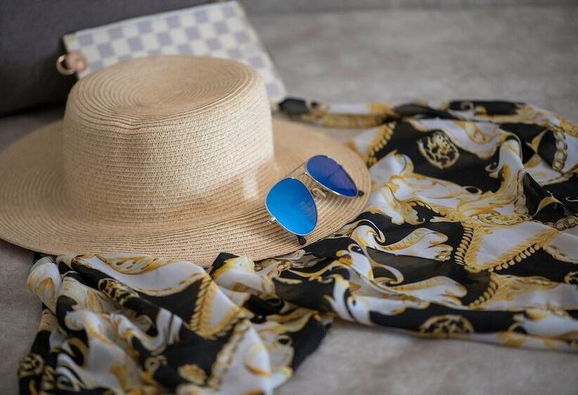 수피리어 룸, Aurora Apart