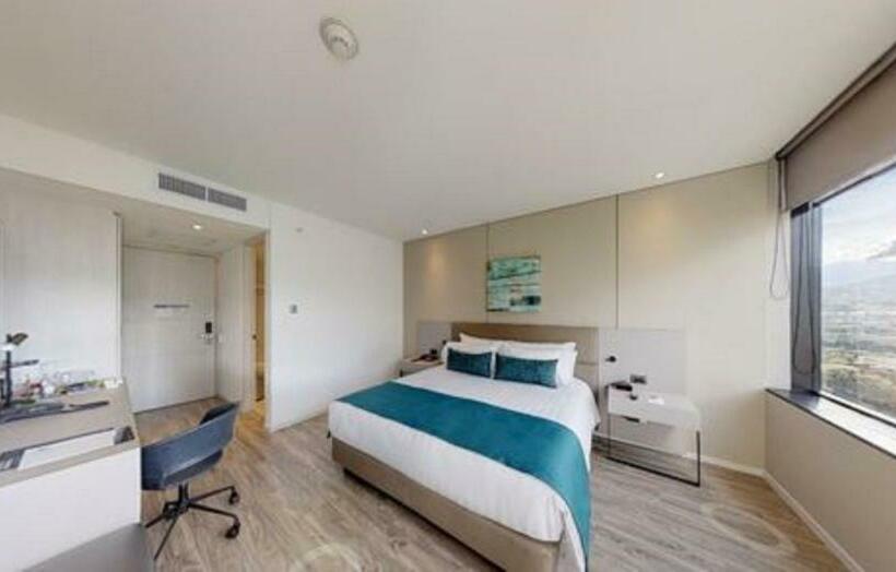 スタンダードルーム, Estelar Square