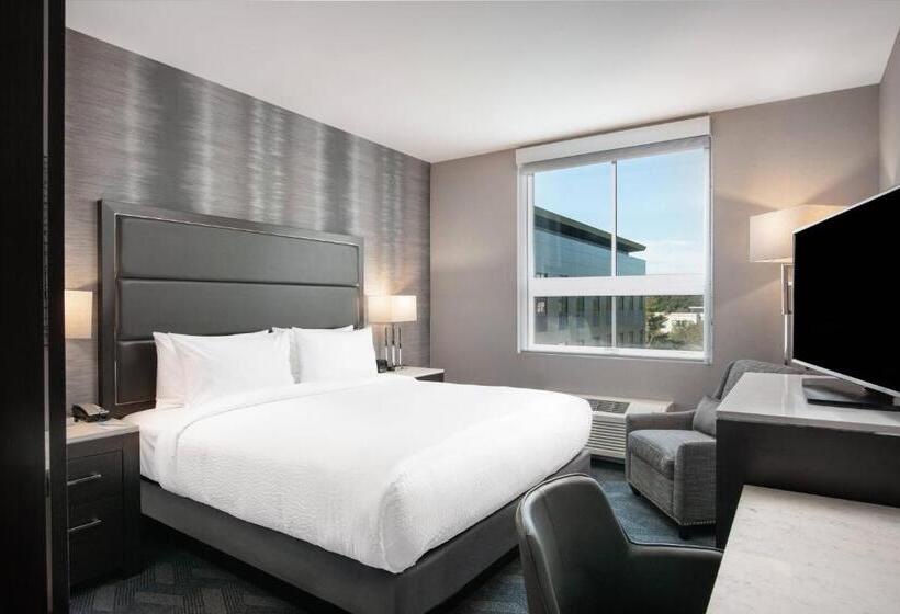 스탠다드 룸 킹사이즈 침대, Fairfield Inn & Suites By Marriott Boston Waltham