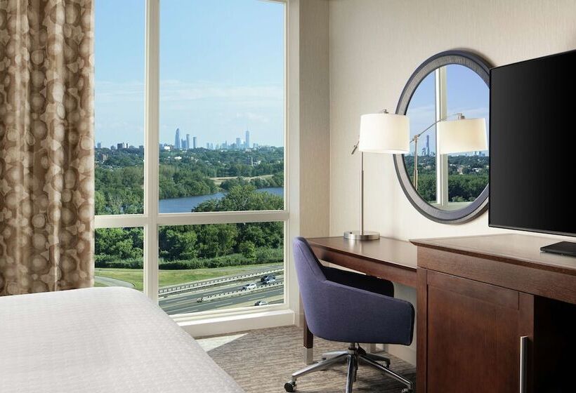 غرفة قياسية سرير كينج لذوى الإحتياجات الخاصة, Hampton Inn & Suites Teaneck Glenpointe