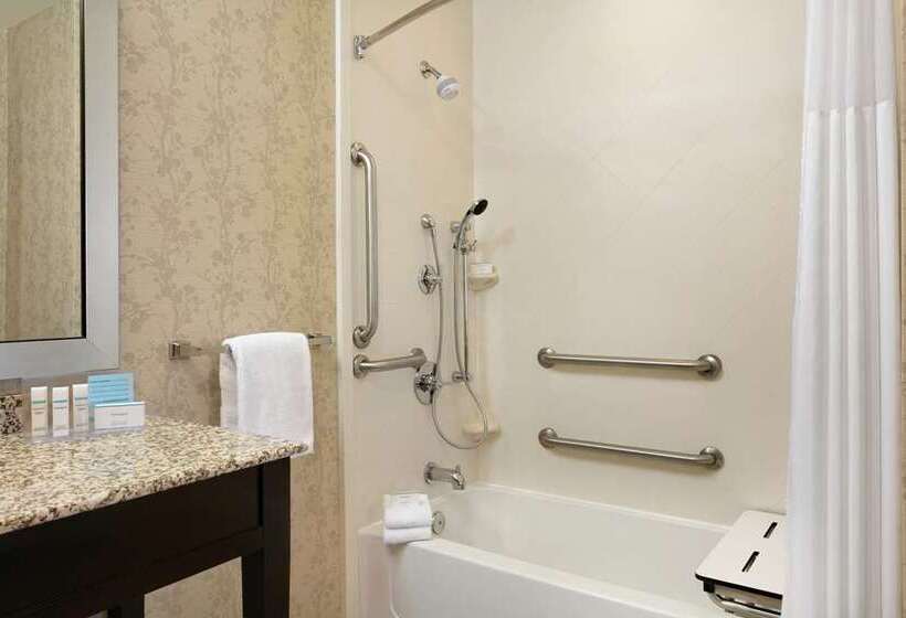 غرفة قياسية, Hampton Inn & Suites Teaneck Glenpointe